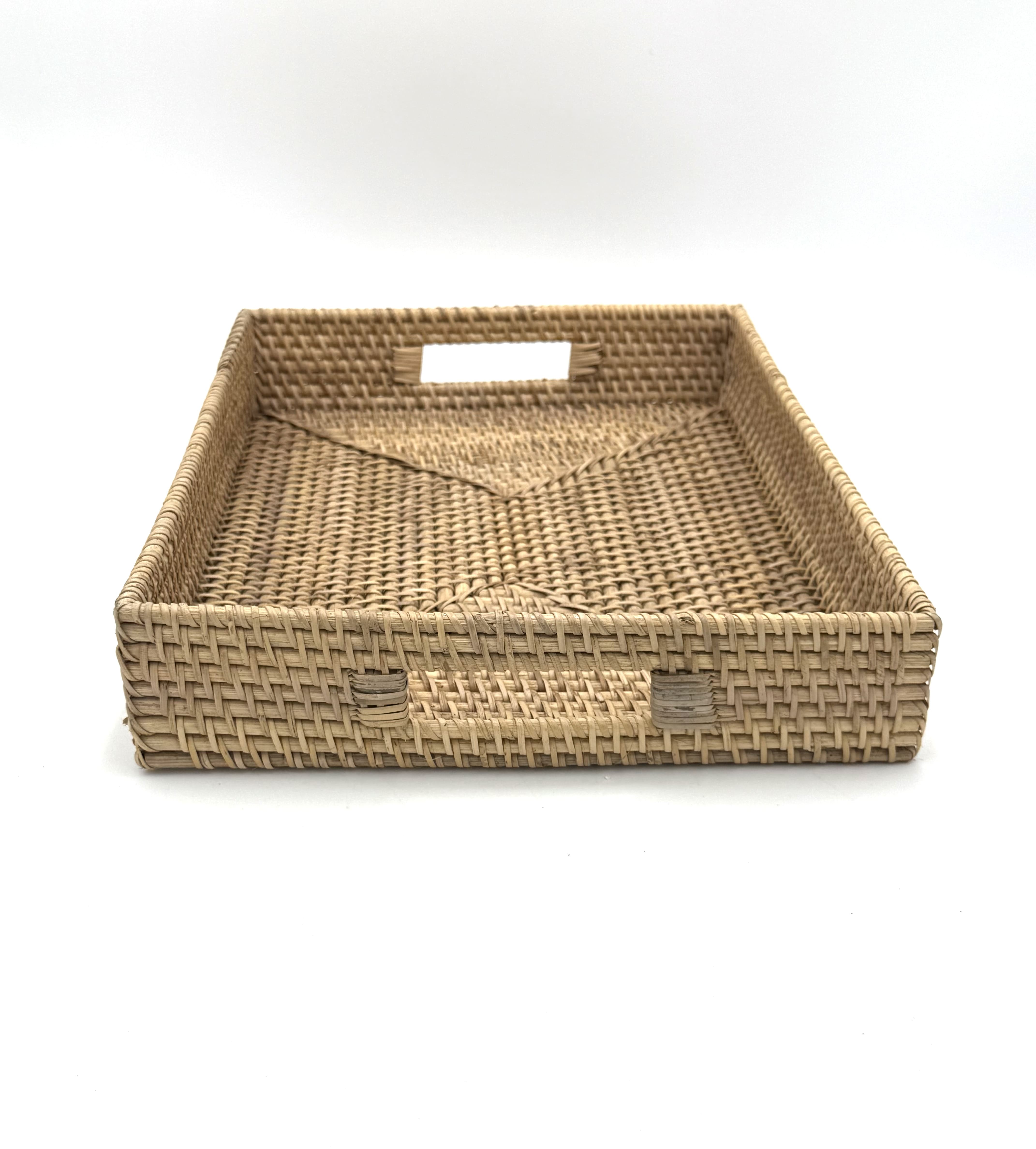 Vassoi intrecciati in rattan